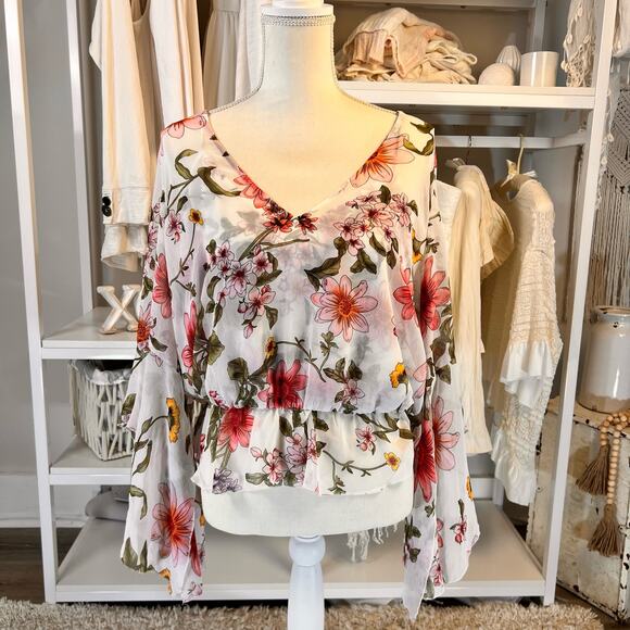 Guess Tops - Guess Women's XL White Ruffle Bell Sleeve Top with Matching Camisole #2975